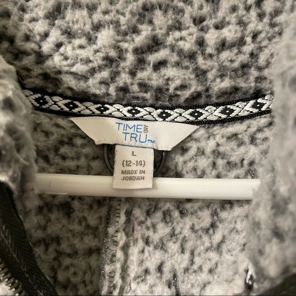 Time and Tru Gray Pullover Sweatshirt. Size Large - Picture 3 of 11